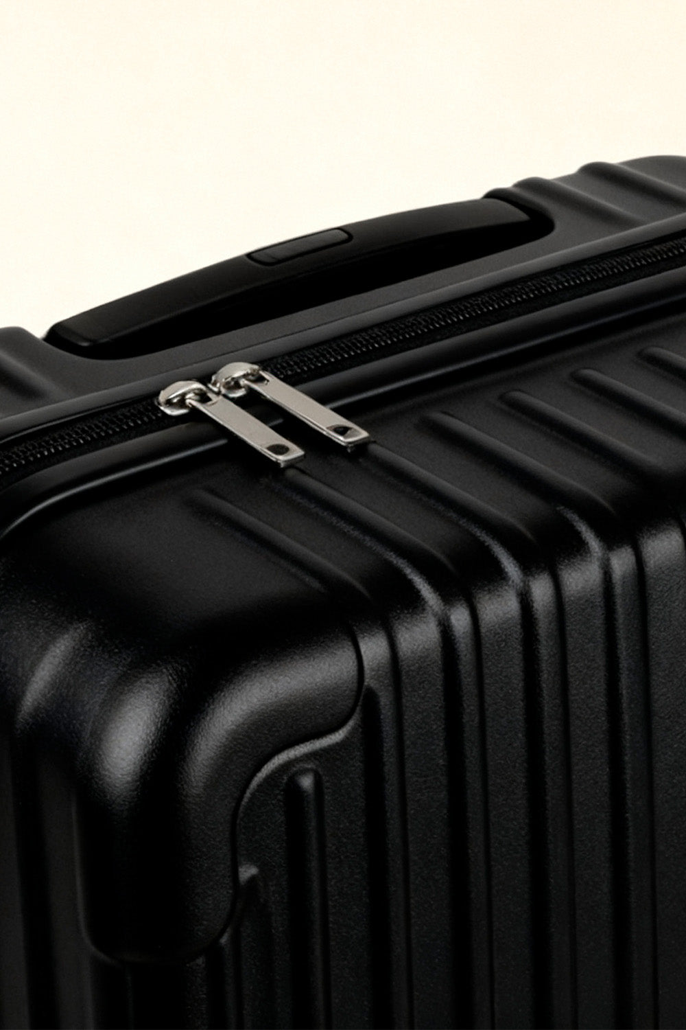 Voyage Elite™ 2-Piece Hardshell Luggage Set 20” + 14” Black