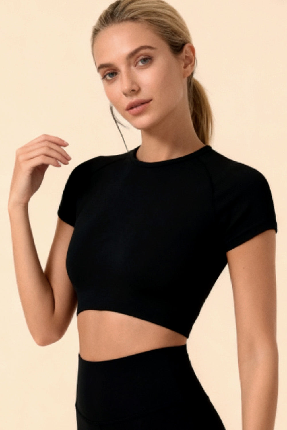 FlexRaglan™ Seamless Crop Top Black
